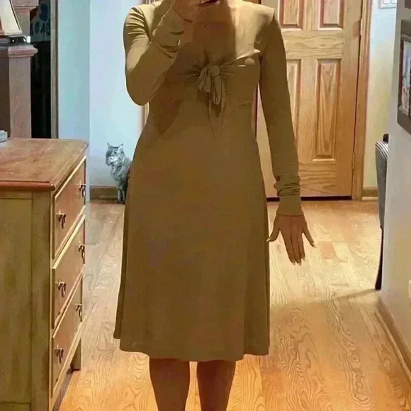 St. John long Sleeve Taupe Dress Size 2 - Picture 4 of 7